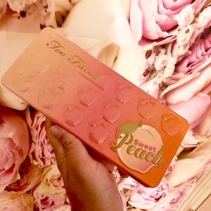 *Gently Used* Too Faced Sweet Peach Palette